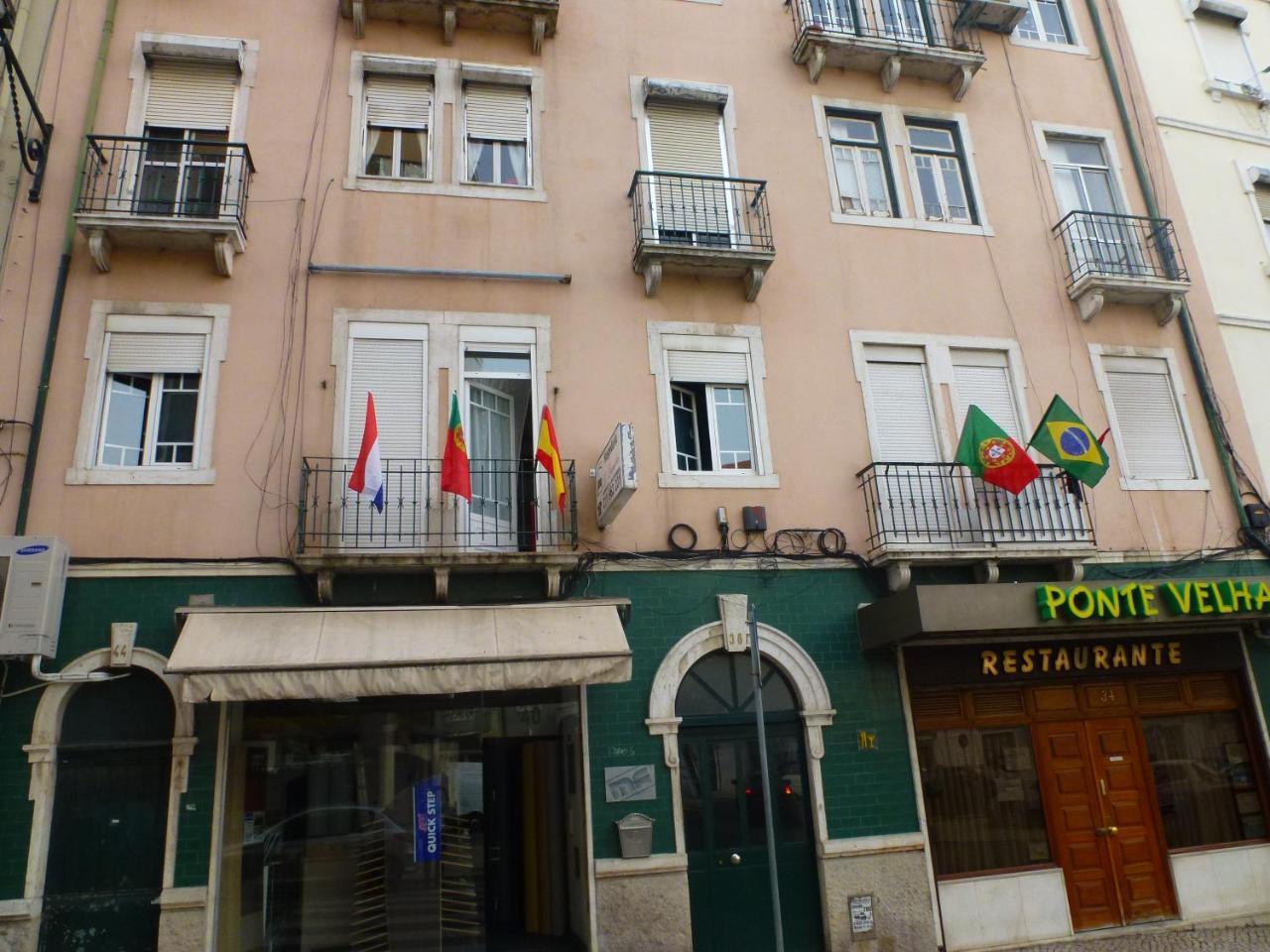 Hospedaria D. Damelio Lisbon Exterior photo